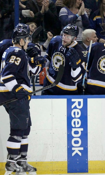 Dmitrij Jaskin boosts Blues past Coyotes 2-1
